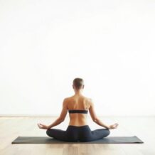 Upavistha Konasana: jak wykonać pozycję i jej korzyści zdrowotne